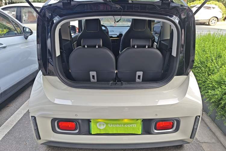Used Baojun KiWi EV 2022 Artist Lite Edition Lithium Iron Phosphate Trunk
