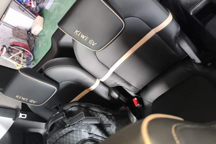 Used Baojun KiWi EV 2022 Designer Lite Edition Lithium Iron Phosphate Interior 4