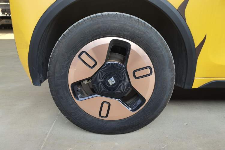 Used Baojun KiWi EV 2022 Designer Lite Edition Ternary Lithium Right Rear Wheel Hub