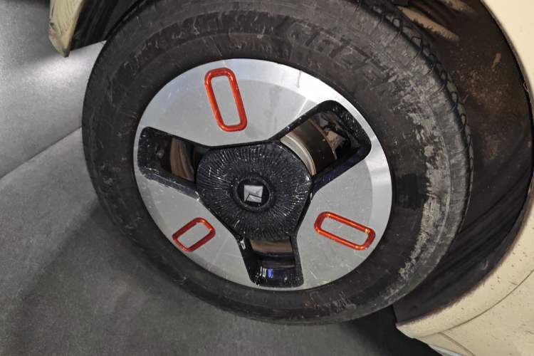 Used Baojun KiWi EV 2022 Designer Lite Edition Ternary Lithium Right Rear Wheel Hub
