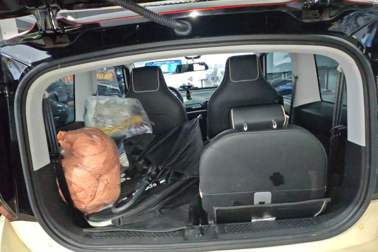 Used Baojun KiWi EV 2022 Designer Lite Edition Ternary Lithium Trunk
