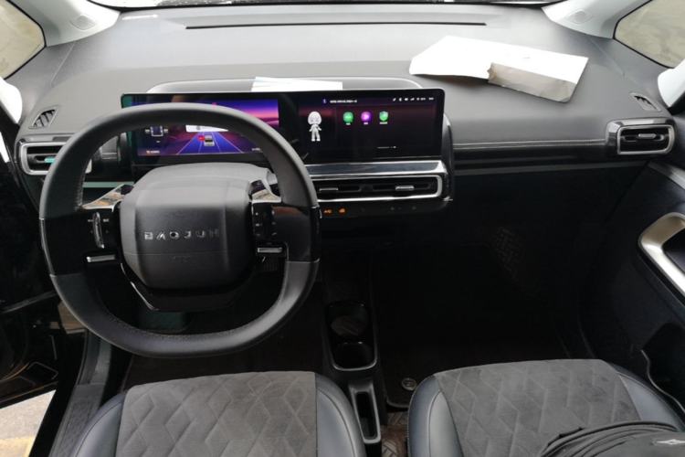 Used Baojun KiWi EV 2023 Smart Luxury Edition Ternary Lithium Center Console