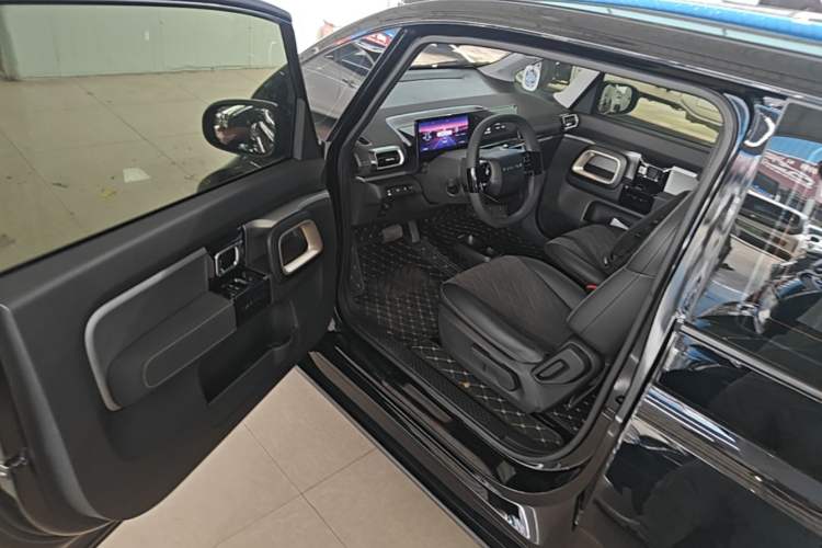 Used Baojun KiWi EV 2023 Smart Luxury Edition Lithium Iron Phosphate Driver Seat