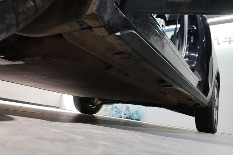 Used Baojun KiWi EV 2023 DJI Edition Lithium Iron Phosphate Left Side Sill