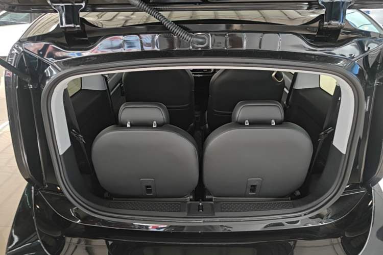 Used Baojun KiWi EV 2023 Smart Luxury Edition Lithium Iron Phosphate Trunk