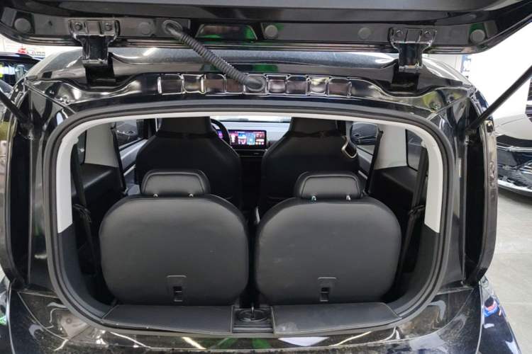 Used Baojun KiWi EV 2023 DJI Edition Lithium Iron Phosphate Trunk