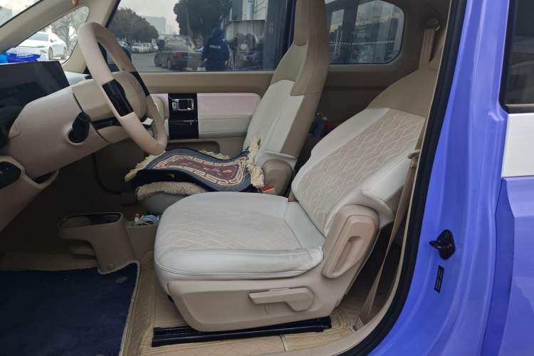 Used Baojun KiWi EV 2023 DJI Edition Ternary Lithium Left Front Seat