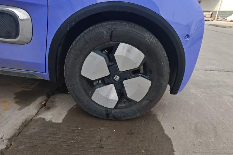 Used Baojun KiWi EV 2023 DJI Edition Ternary Lithium Right Front Wheel Hub