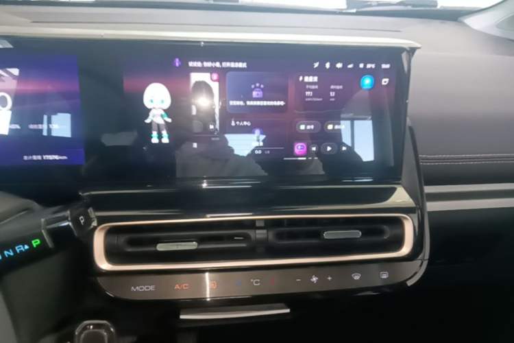 Used Baojun KiWi EV 2023 DJI Edition Lithium Iron Phosphate Audio And AC Panel