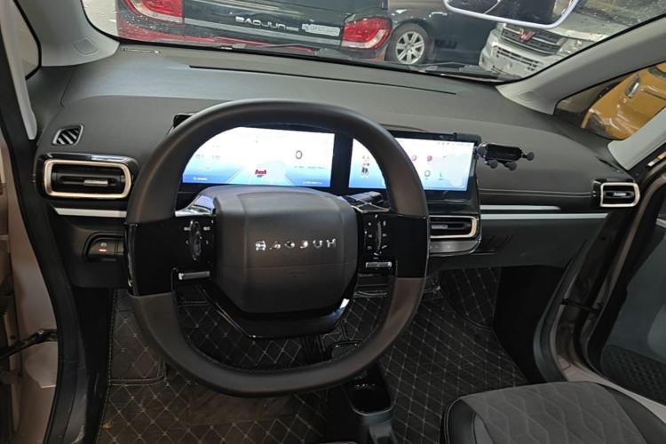 Used Baojun KiWi EV 2023 Smart Trend Edition Ternary Lithium Center Console