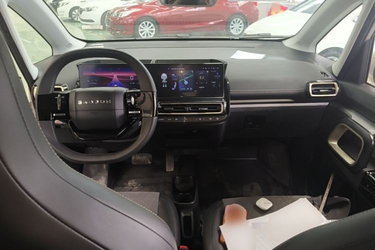 Used Baojun KiWi EV 2023 Smart Luxury Edition Ternary Lithium Center Console