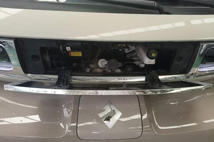 Used Baojun KiWi EV 2023 Smart Luxury Edition Ternary Lithium Engine Bay