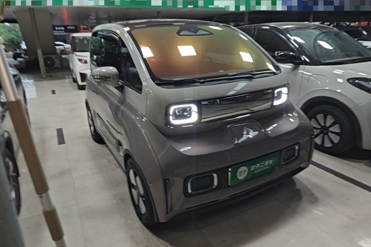 Used Baojun KiWi EV 2023 DJI Edition Ternary Lithium Front Right 45 Deg