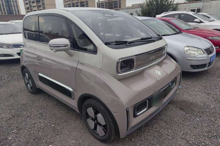 Used Baojun KiWi EV 2023 DJI Edition Ternary Lithium Front Right 45 Deg