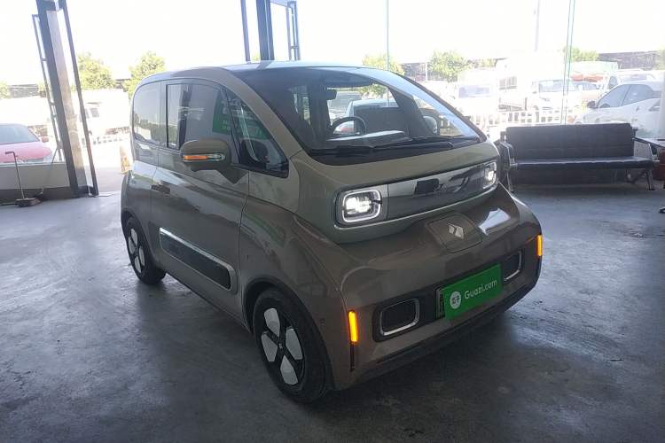 Used Baojun KiWi EV 2023 DJI Edition Lithium Iron Phosphate Front Right 45 Deg