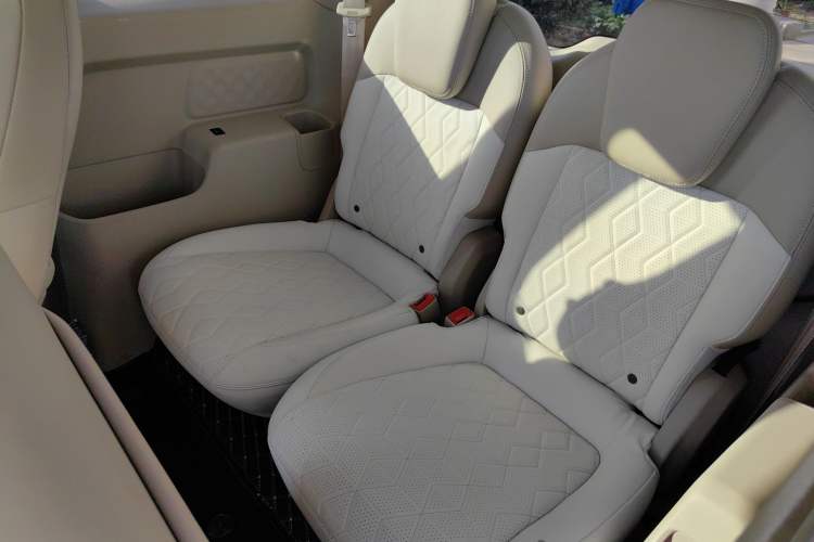 Used Baojun KiWi EV 2023 DJI Edition Lithium Iron Phosphate Interior 1
