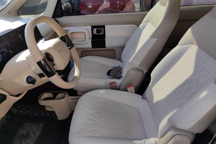 Used Baojun KiWi EV 2023 DJI Edition Lithium Iron Phosphate Left Front Seat