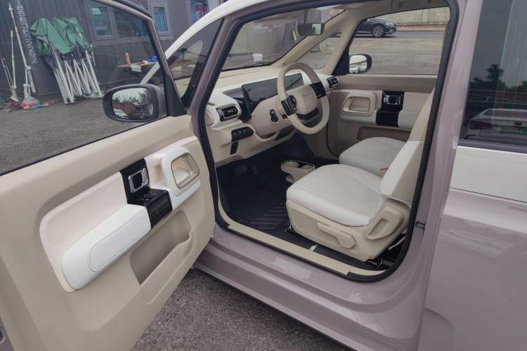 Used Baojun KiWi EV 2023 DJI Edition Ternary Lithium Left Front Seat