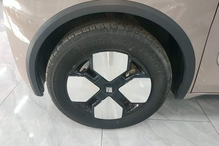 Used Baojun KiWi EV 2023 Smart Trend Edition Ternary Lithium Left Front Wheel Hub