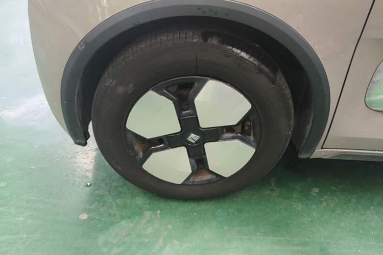 Used Baojun KiWi EV 2023 Smart Luxury Edition Ternary Lithium Left Front Wheel Hub