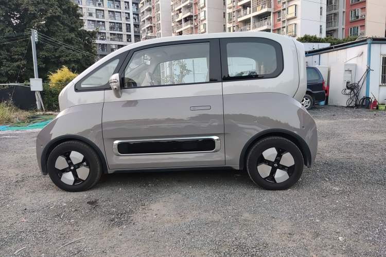 Used Baojun KiWi EV 2023 DJI Edition Lithium Iron Phosphate Left Side