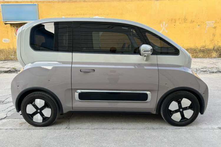 Used Baojun KiWi EV 2023 DJI Edition Lithium Iron Phosphate Exterior 4