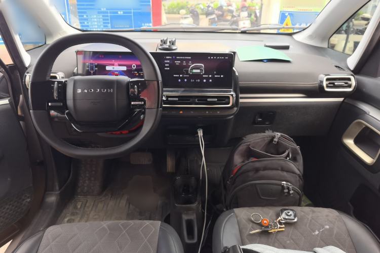 Used Baojun KiWi EV 2023 Smart Trend Edition Ternary Lithium Center Console