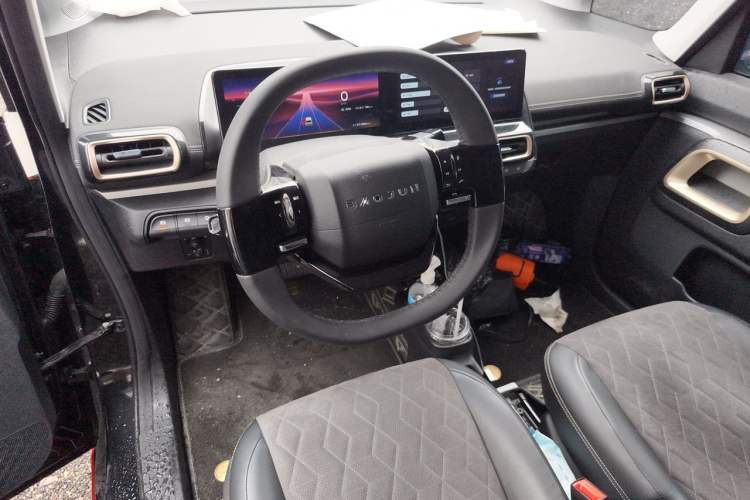 Used Baojun KiWi EV 2023 Smart Luxury Edition Ternary Lithium Center Console
