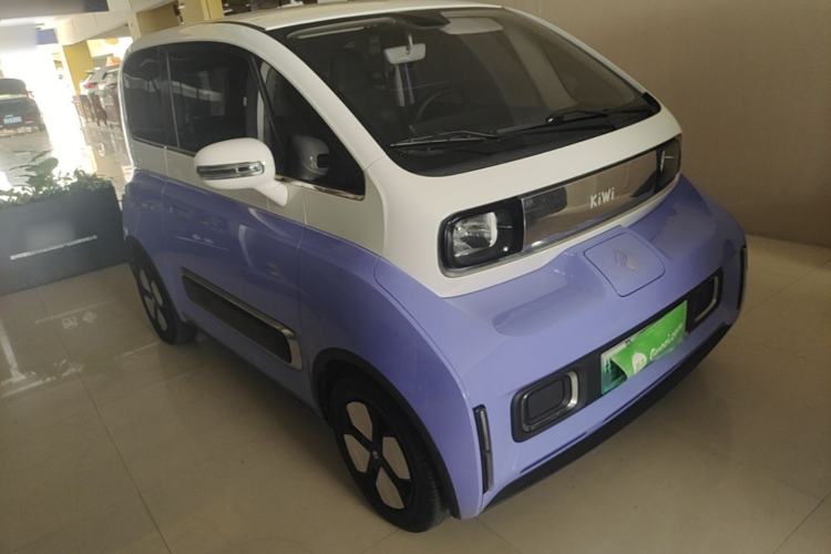 Used Baojun KiWi EV 2023 Smart Trend Edition Ternary Lithium Front Right 45 Deg