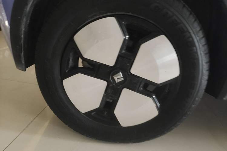 Used Baojun KiWi EV 2023 Smart Trend Edition Ternary Lithium Right Rear Wheel Hub