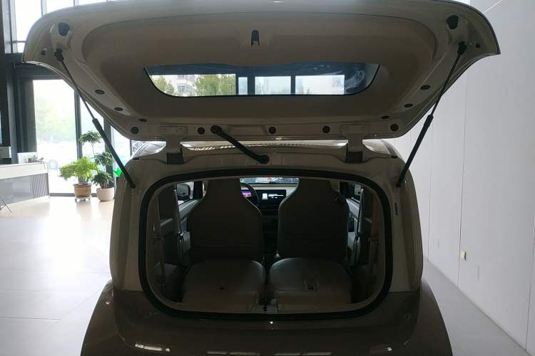 Used Baojun KiWi EV 2023 Smart Trend Edition Ternary Lithium Trunk
