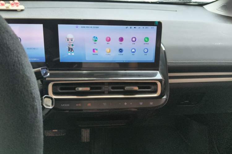 Used Baojun KiWi EV 2023 Smart Luxury Edition Ternary Lithium Audio And AC Panel