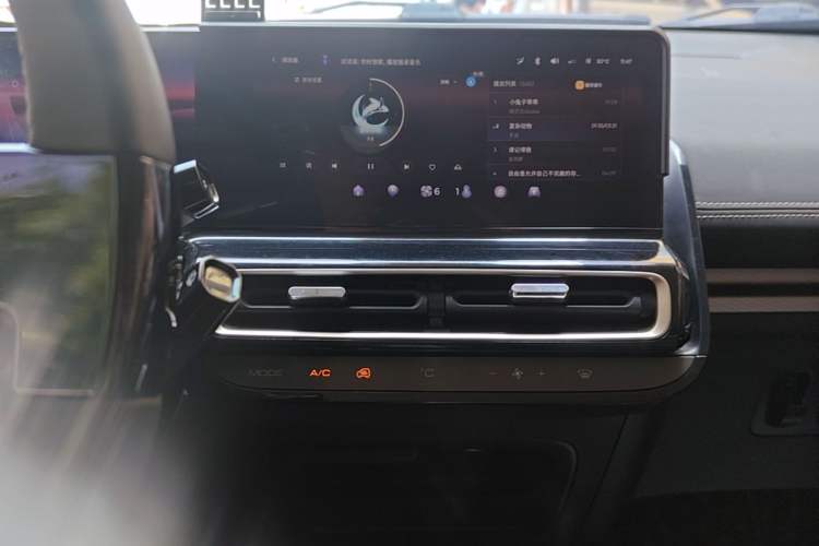 Used Baojun KiWi EV 2023 Smart Trend Edition Ternary Lithium Audio And AC Panel