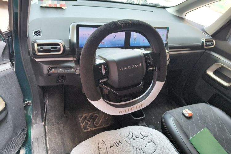 Used Baojun KiWi EV 2023 Smart Luxury Edition Ternary Lithium Center Console