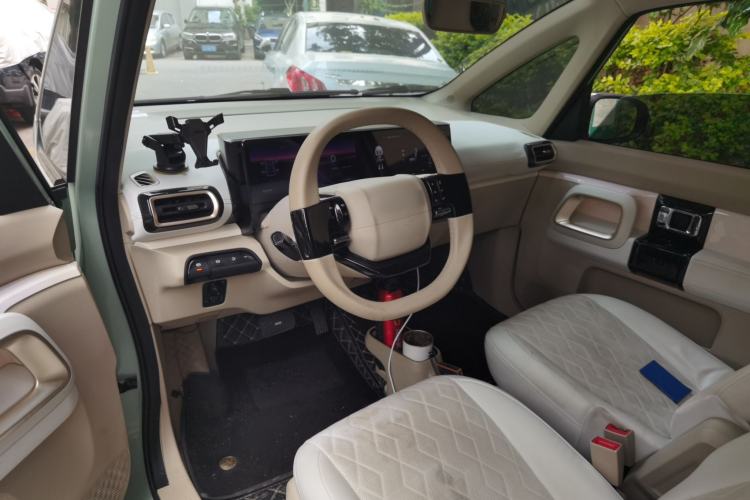 Used Baojun KiWi EV 2023 Smart Luxury Edition Ternary Lithium Center Console