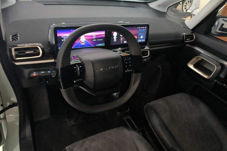 Used Baojun KiWi EV 2023 Smart Luxury Edition Ternary Lithium Center Console