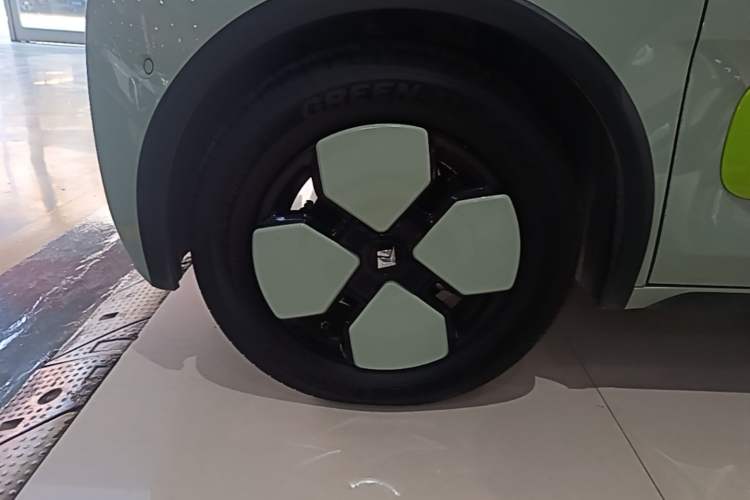 Used Baojun KiWi EV 2023 DJI Edition Lithium Iron Phosphate Exterior 4