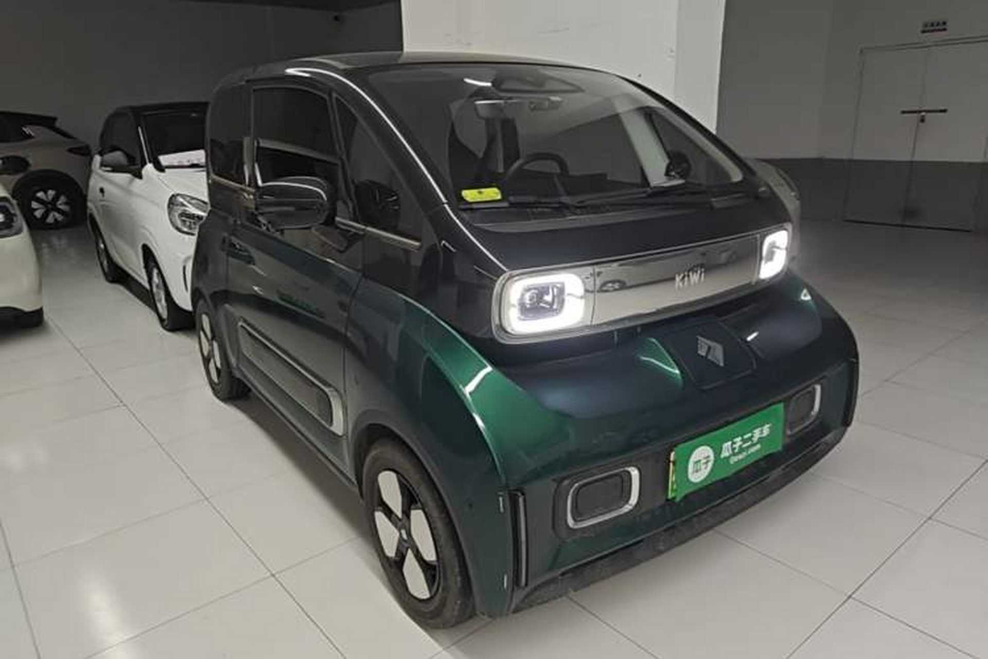 Used Baojun KiWi EV 2023 DJI Edition Lithium Iron Phosphate Front Right 45 Deg