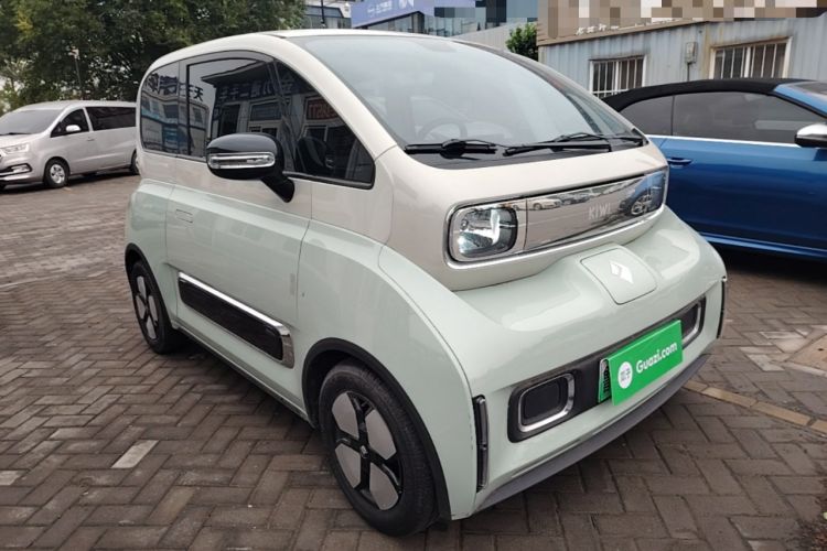 Used Baojun KiWi EV 2023 Smart Trend Edition Ternary Lithium Front Right 45 Deg