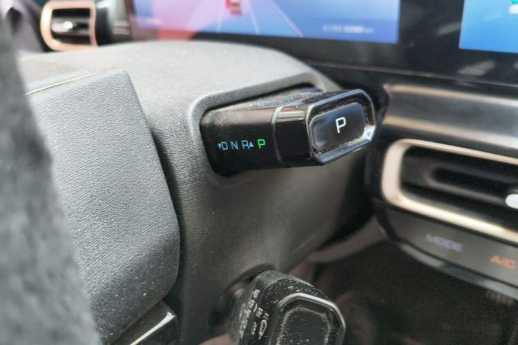 Used Baojun KiWi EV 2023 Smart Luxury Edition Ternary Lithium Gear Lever