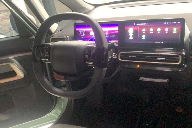Used Baojun KiWi EV 2023 Smart Luxury Edition Ternary Lithium Interior 3