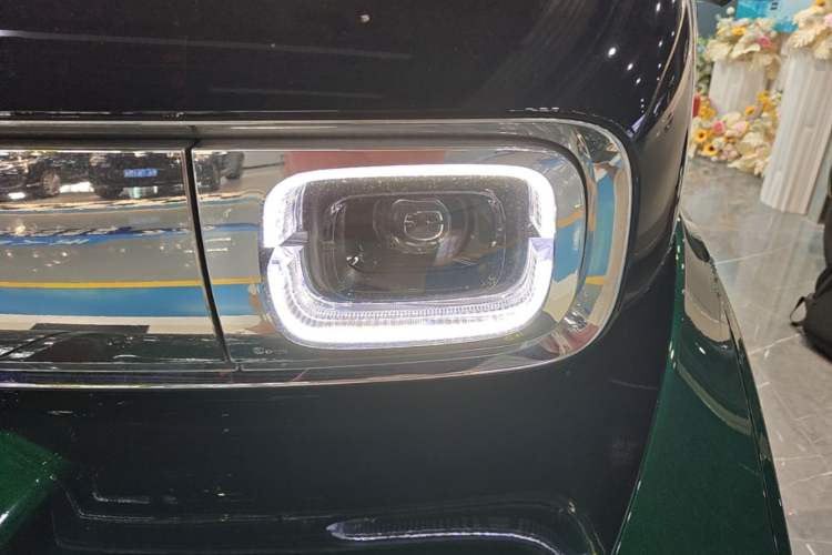 Used Baojun KiWi EV 2023 DJI Edition Lithium Iron Phosphate Left Front Headlight