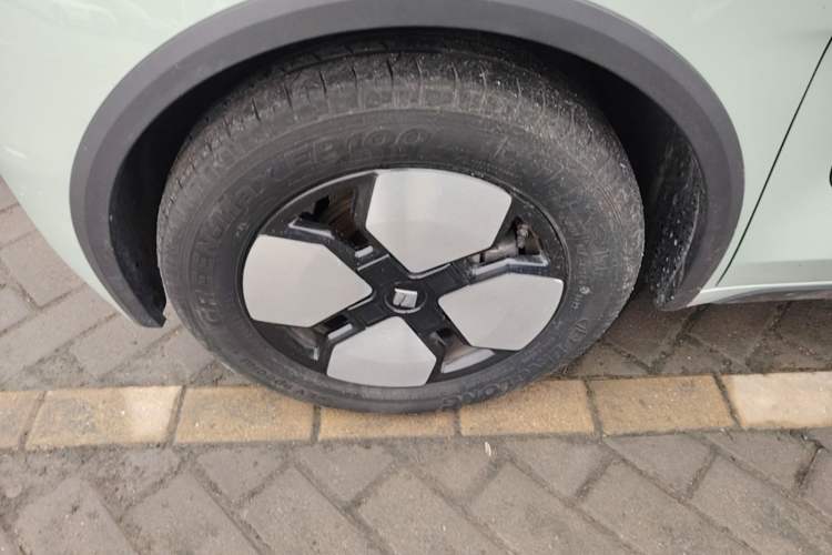 Used Baojun KiWi EV 2023 Smart Trend Edition Ternary Lithium Left Front Wheel Hub