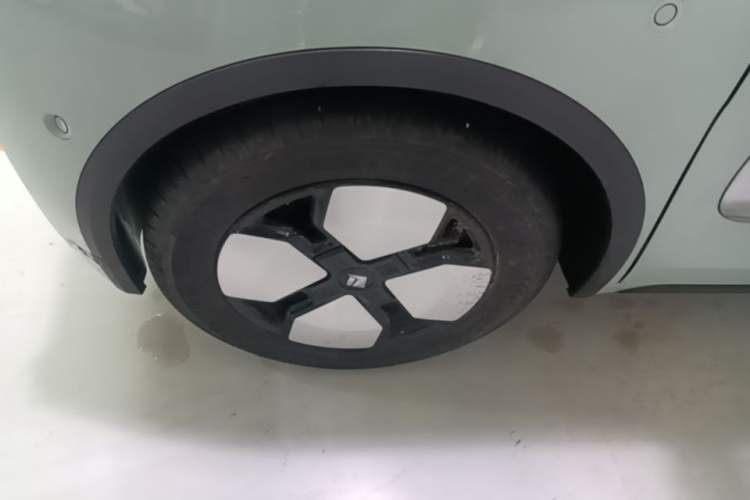 Used Baojun KiWi EV 2023 DJI Edition Lithium Iron Phosphate Left Front Wheel Hub