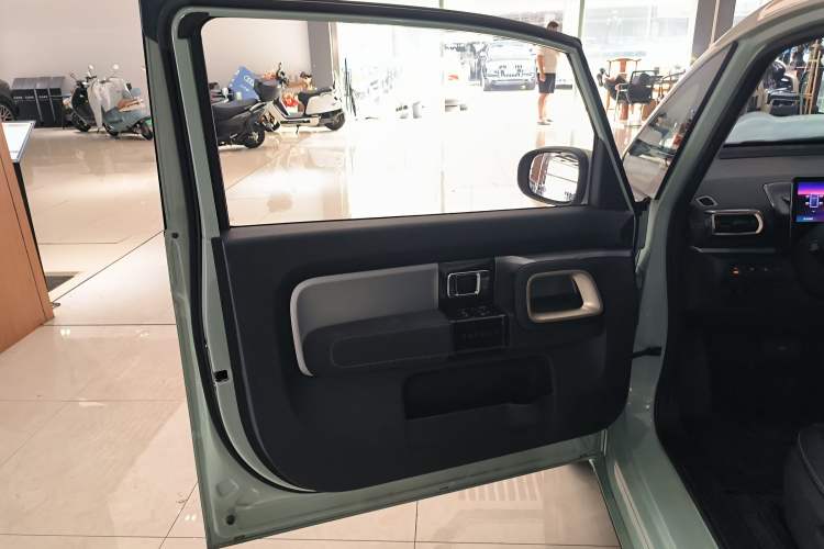 Used Baojun KiWi EV 2023 Smart Luxury Edition Ternary Lithium Left Rear Door Interior