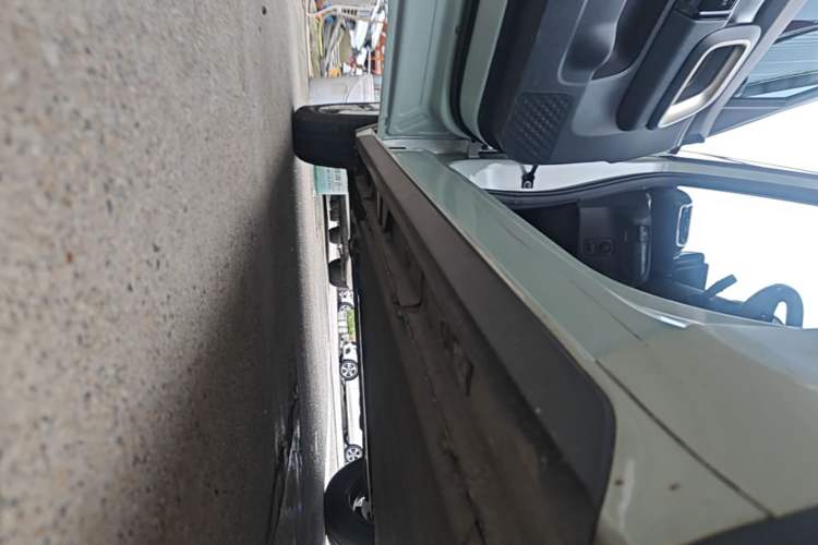 Used Baojun KiWi EV 2023 DJI Edition Lithium Iron Phosphate Left Side Sill