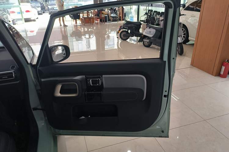 Used Baojun KiWi EV 2023 Smart Luxury Edition Ternary Lithium Right Front Door Interior