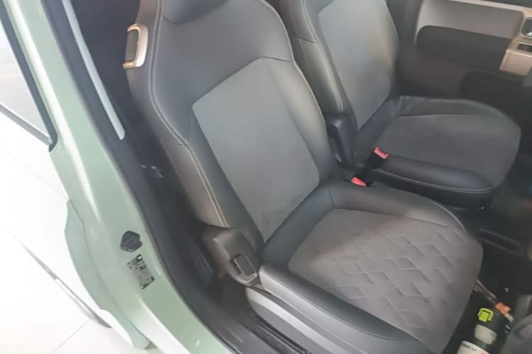 Used Baojun KiWi EV 2023 DJI Edition Lithium Iron Phosphate Right Front Seat