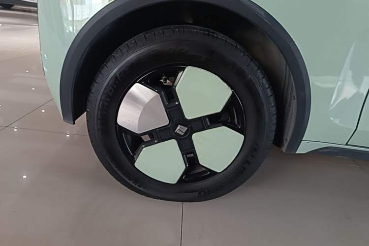 Used Baojun KiWi EV 2023 DJI Edition Lithium Iron Phosphate Right Rear Wheel Hub