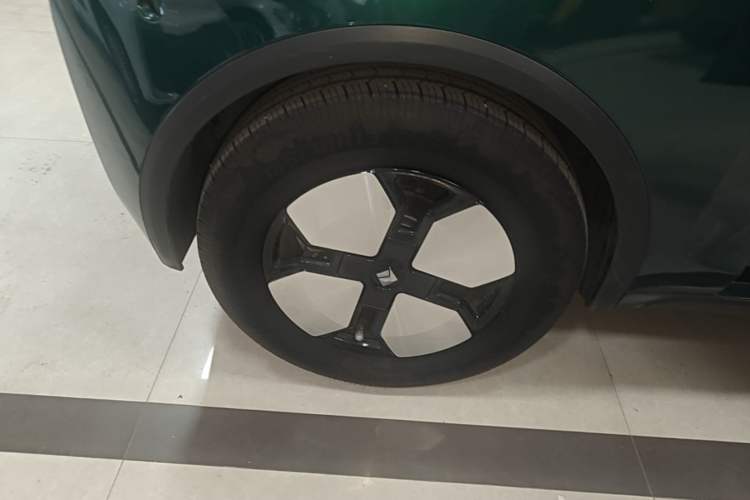 Used Baojun KiWi EV 2023 DJI Edition Lithium Iron Phosphate Right Rear Wheel Hub